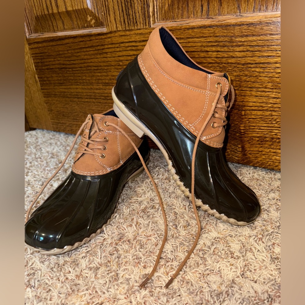 Tommy Hilfiger ankle duck boots